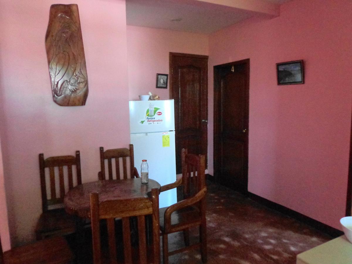 Hostal Nathaly プエルト・バケリソ・モレノ エクステリア 写真
