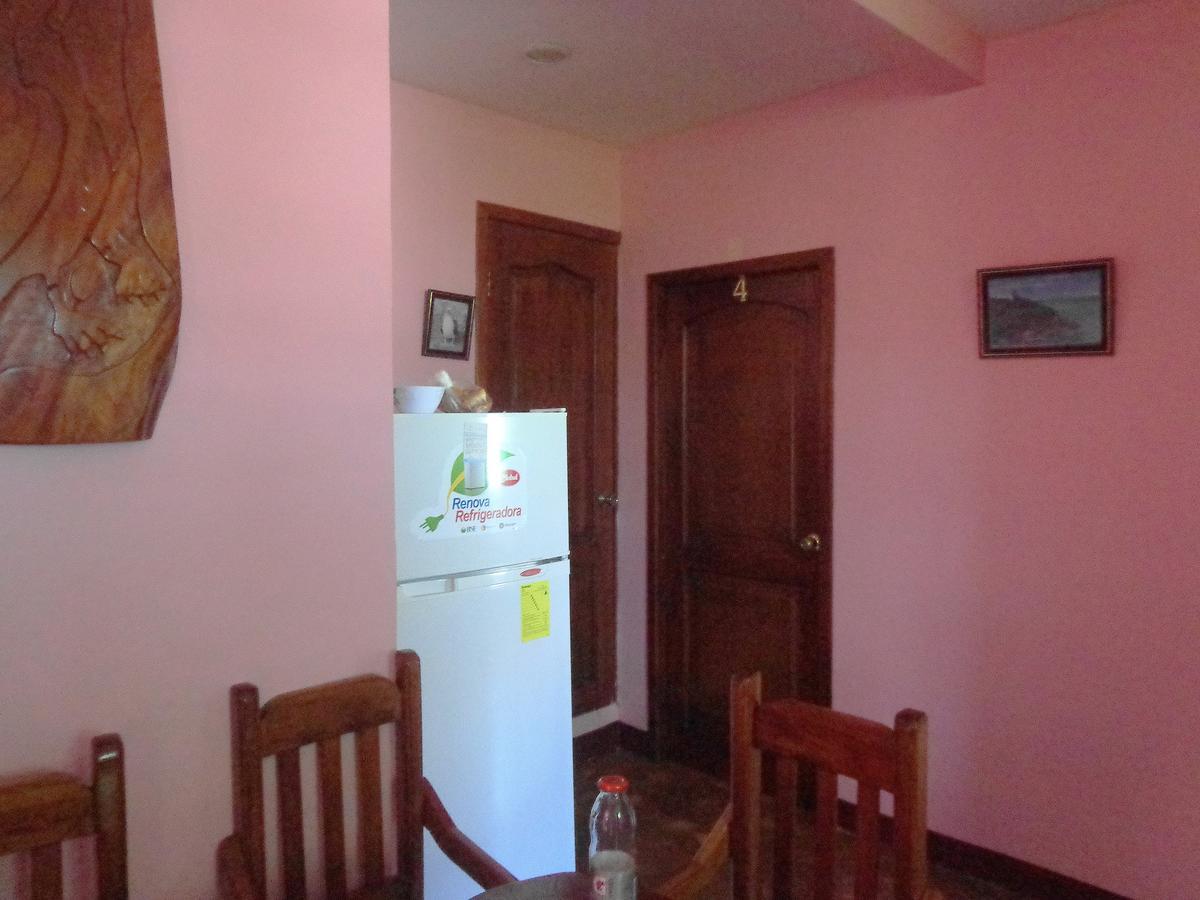 Hostal Nathaly プエルト・バケリソ・モレノ エクステリア 写真